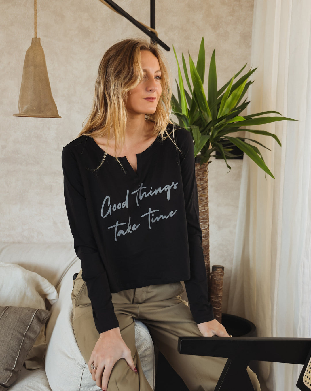 Polera Good Things - Manga Larga - Negra