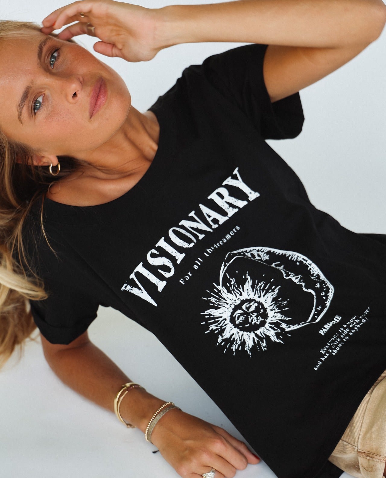 Polera Visionary - Negra